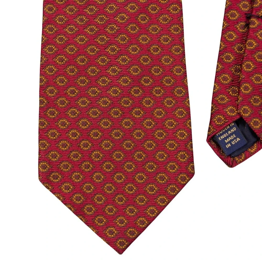 Brooks Brothers Mens Red Geometric‎ Oval Neck Tie 100% Silk Made in USA
